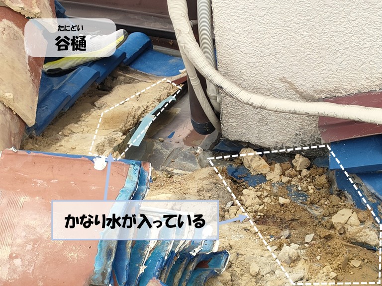 阪南市　谷樋・かなり水が入っている